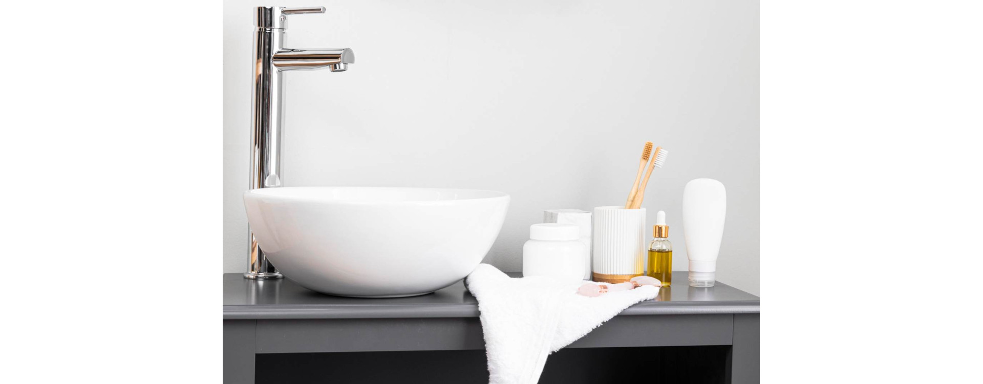 Jak dbać o czystość i utrzymanie umywalek marki Bathco?